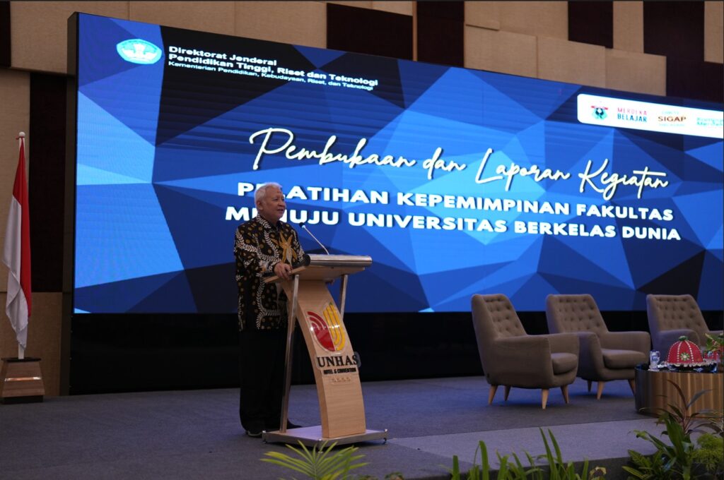 Diktiristek Gelar Pelatihan Kepemimpinan Menuju Universitas Berkelas Dunia di Unhas