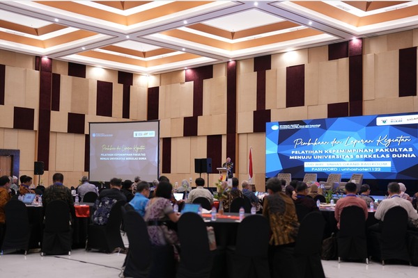 Diktiristek Gelar Pelatihan Kepemimpinan Menuju Universitas Berkelas Dunia di Unhas