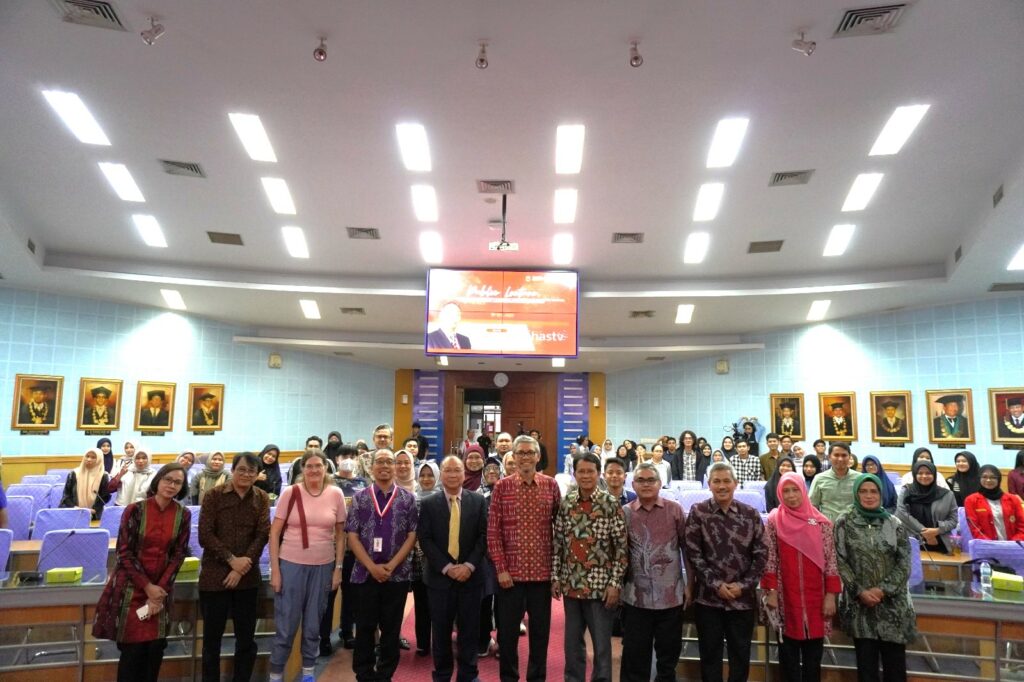 Hadirkan Kuliah Umum. Prof Woo Ajak Unhas Kerjasama untuk Wujudkan Ekonomi Hijau