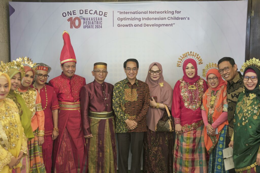 Rektor Unhas Bahas Tantangan Kesehatan Anak dalam 10th Makassar Pediatric Update 2024