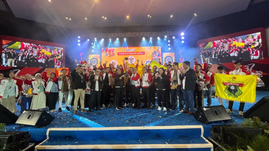 Tim PIMNAS Unhas Raih Juara Umum di PIMNAS Ke-37 UNAIR, Rektor Truly Champion (2)