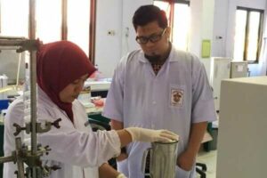 FKG Unhas Gandeng BRIN Teliti Bahan Tambal Gigi dari Limbah Tulang Sapi Lokal, Pertama Yang Akan Tersertifikasi Halal