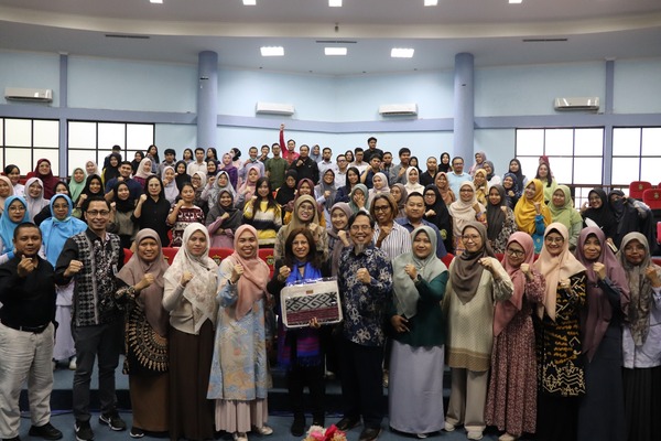 FKep Unhas Gelar Workshop Evidence Practice : Implementation in Nursing Service