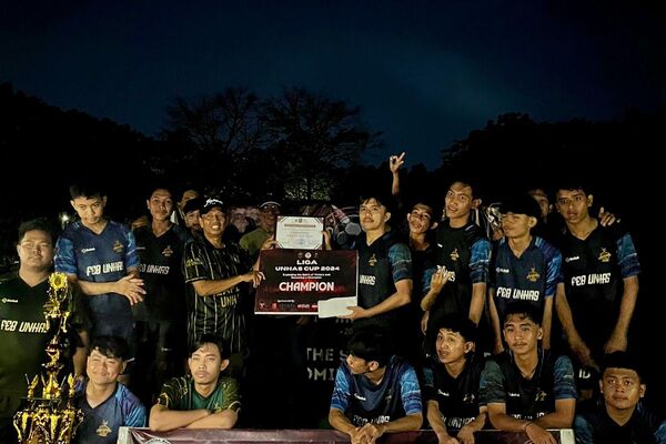 Liga Sepak Bola Unhas Cup 2024 Ditutup, FEB Raih Juara Pertama