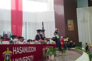 Miftakhul Jannah, Lulusan Terbaik Unhas Inspirasi dari Tekad dan Ketulusan