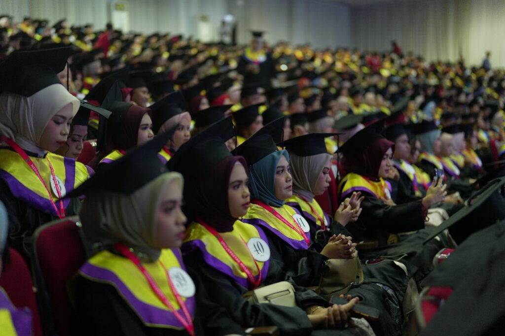 Unhas Selenggarakan Wisuda Periode Oktober Bagi 1133 Lulusan Baru