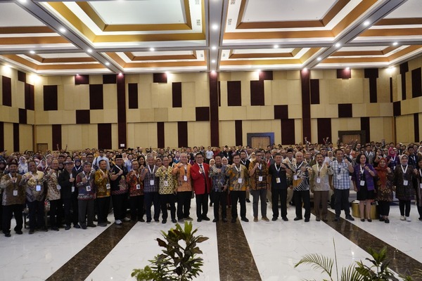 613 Peneliti dari 21 PTNBH dan Mitra Hadiri Seminar Akhir Riset Kolaborasi Indonesia di Unhas