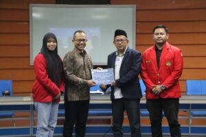 IMIP Serahkan Beasiswa kepada 27 Mahasiswa Unhas