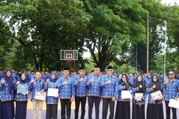 Peringatan HUT ke-53 Korpri di Unhas: Semangat Pengabdian dan Apresiasi Prestasi