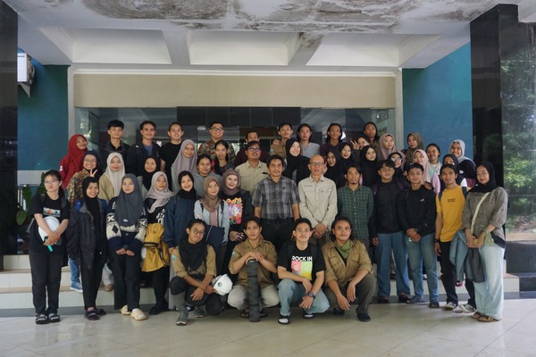 Mahasiswa Inbound Fakultas Kehutanan Unhas dari Universiti Teknologi Mara Presentasikan Progres Aktivitas Magang Industri