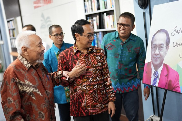 Ribuan Koleksi Buku Prof Laica, Mantan Wakil Ketua MK Akan Hadir di Perpustakaan Unhas