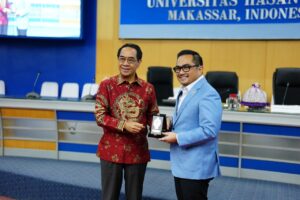 Ketua Komisi II DPR RI Ajak Unhas Mengoptimalkan Peran Akademik dalam Mengatasi Masalah Pertanahan Nasional