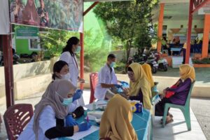 Penyuluhan dan Screening Kasus Kehilangan Gigi Pada Lansia oleh PPDGS Prostodonsia UNHAS di Kelurahan Manggala