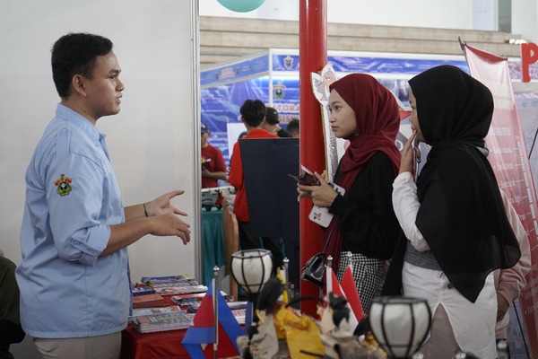 Ribuan Calon Mahasiswa Antusias Jelajahi Informasi di Unhas Open Day 2025