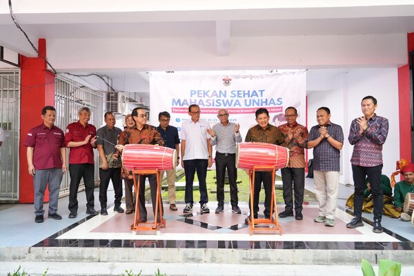 Direktur Utama BPJS Kesehatan Membuka Pekan Sehat Mahasiswa Unhas, Rektor Kesehatan Kekayaan Tidak Ternilai