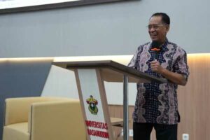 Kuliah Umum Rektor UICI di Unhas, Soroti Peran AI dan Ekonomi Hijau untuk Masa Depan Berkelanjutan