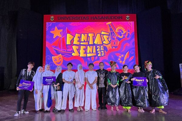 Menjelajahi Emosi melalui Harmoni, Talenta Unhas Bersinar di Pentas Seni 2025