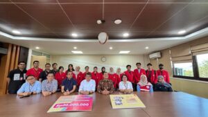 Telkomsel Serahkan Bantuan Pendidikan, Rektor Unhas Mahasiswa Tidak Boleh Putus Studi Karena Alasan Biaya