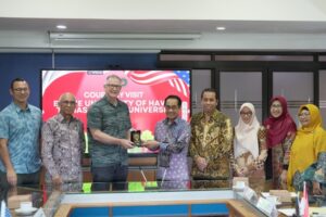Unhas dan University of Hawai‘i Bahas Potensi Kemiri sebagai Bahan Bakar Penerbangan Berkelanjutan