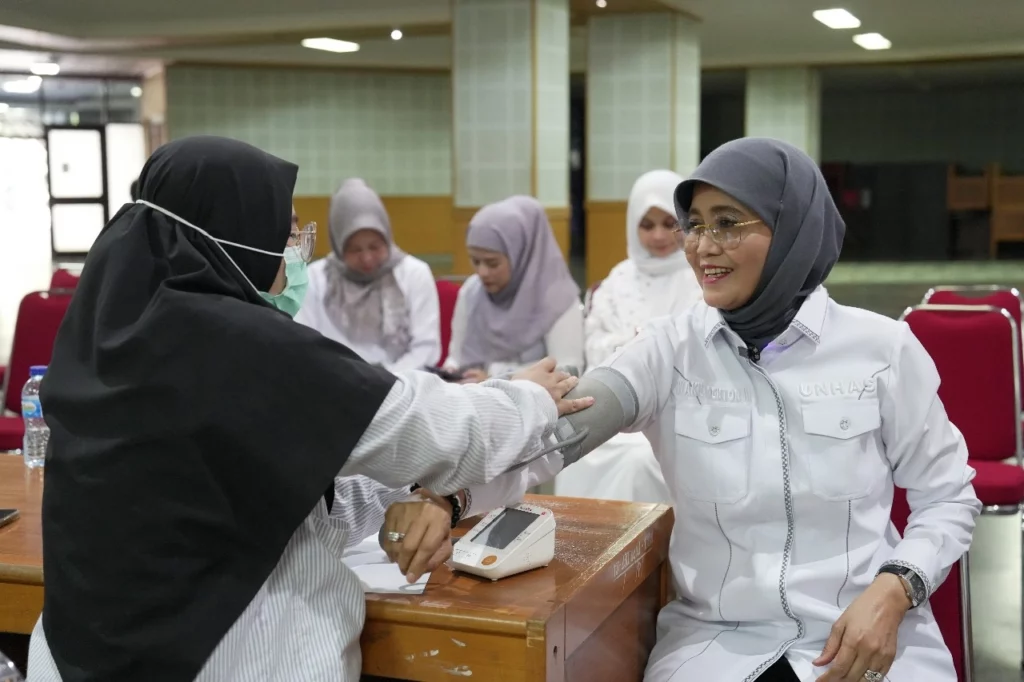 Unhas Laksanakan Pemeriksaan Kesehatan untuk Dosen dan Tendik