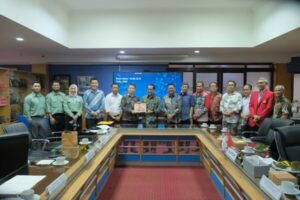 Dorong Hilirisasi dan Pengembangan SDM, Unhas Jajaki Kerja Sama dengan Huayou Indonesia dan PT. Vale