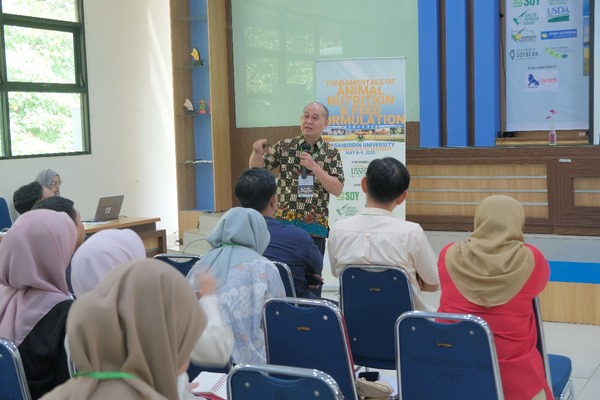 Fakultas Peternakan Unhas dan USSEC Gelar Workshop Formulasi Pakan Ternak