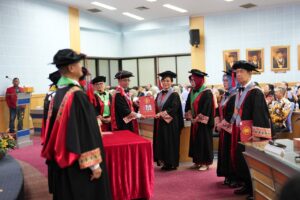 Isi Pidato Penerimaan Empat Guru Besar Unhas dalam Upacara Penerimaan oleh Senat Akademik
