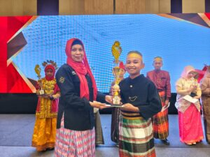Hotel Unhas Gelar Lomba Menulis Aksara Lontarak, Wujud Dukungan Pelestarian Budaya dan Bahasa