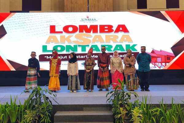 Hotel Unhas Gelar Lomba Menulis Aksara Lontarak, Wujud Dukungan Pelestarian Budaya dan Bahasa