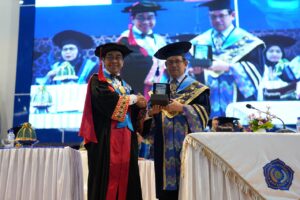 Rektor Unhas Bawakan Orasi Ilmiah pada Milad ke-62 Universitas Muhammadiyah Makassar