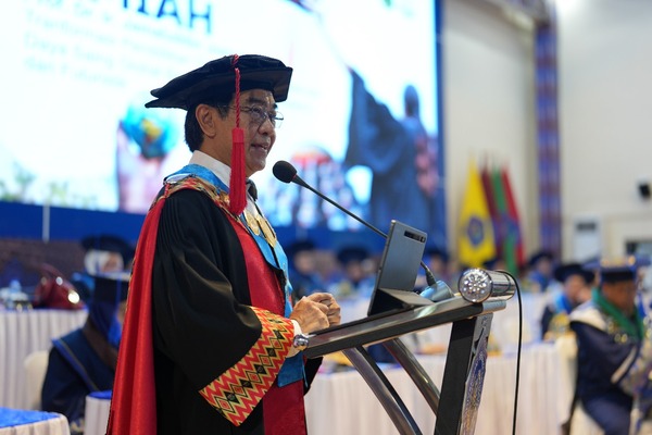 Rektor Unhas Bawakan Orasi Ilmiah pada Milad ke-62 Universitas Muhammadiyah Makassar