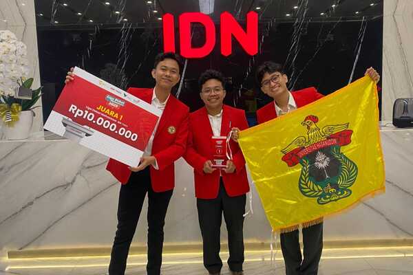 Tim Unhas Juara Liga Debat Mahasiswa IDN Times 2025