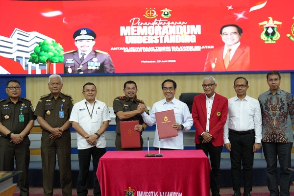 Unhas dan Kejati Sulsel Jalin Kerja Sama, Rektor Isu Hukum Butuh Kajian Multidisiplin