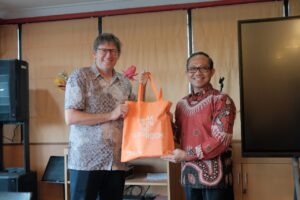 Unhas dan NUS College Singapura Perkuat Kolaborasi Global melalui Program GEx Sulawesi