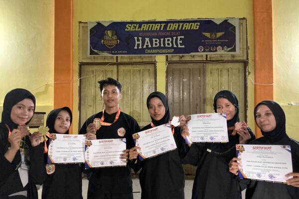 Lima Mahasiswa Unhas Raih Prestasi di Kejuaraan Pencak Silat Habibie Championship