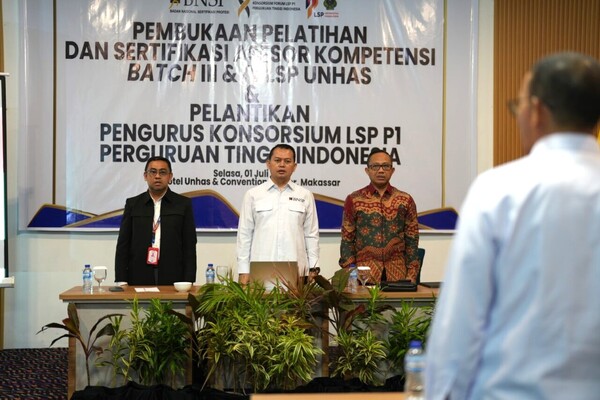 Pelatihan dan Sertifikasi Asesor Kompetensi, Komisioner BNSP LSP Unhas Paling Berkembang di Indonesia