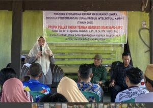 ubah Ancaman Jadi Peluang, Unhas Latih Warga Limpomajang Olah Ikan Sapu-Sapu Jadi Pakan Ternak 1