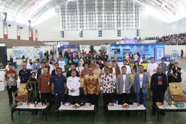 Unhas Career Expo 2025 Resmi Dibuka, Unhas Perkuat Link and Match dengan Industri