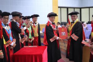 Unhas Gelar Rapat Penerimaan Empat Guru Besar Fakultas Teknik