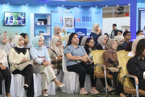 Unhas Career Expo 2025 Ramai Pengunjung, dari Walk in Interview hingga Edukasi Beasiswa