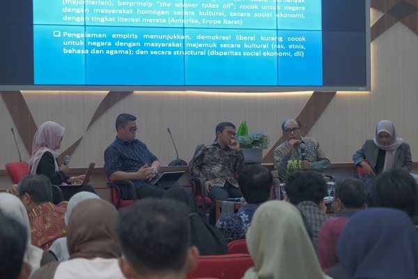 Diskusi AIPI–Unhas Angkat Relevansi M