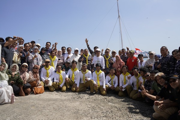 Lepas Ekspedisi Pelayaran Akademis III, Rektor Unhas Menyusuri Jejak Maritim Nusantara