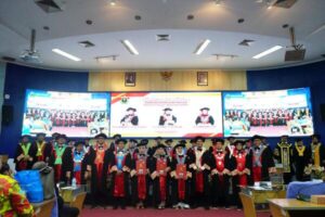 Senat Akademik Unhas Gelar Rapat Penerimaan Tiga Guru Besar sebagai Anggota Baru Dewan Profesor