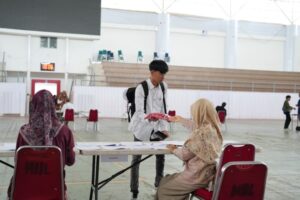 Unhas Gratiskan Jas Almamater bagi 10.300 Mahasiswa Baru Angkatan 2025