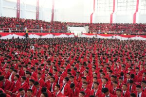 Unhas Resmi Sambut 10.418 Mahasiswa Baru di PKKMB 2025
