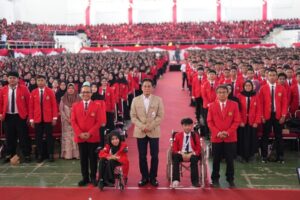 Wakil Ketua KPK RI Tanamkan Nilai Integritas Kepada Ribuan Mahasiswa Baru di PKKMB Unhas 2025