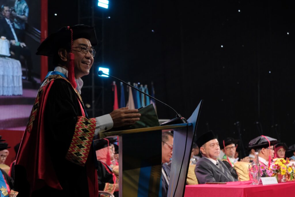 Dies Natalis ke-69 Unhas Prof. JJ Paparkan Capaian dan Komitmen Bangun Pendidikan Bermutu