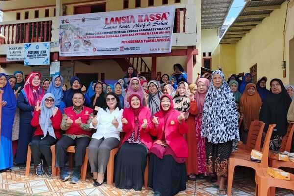 Fakultas Keperawatan Unhas Sosialisasi Pencegahan Hipertensi dan Stroke di Tamalanrea