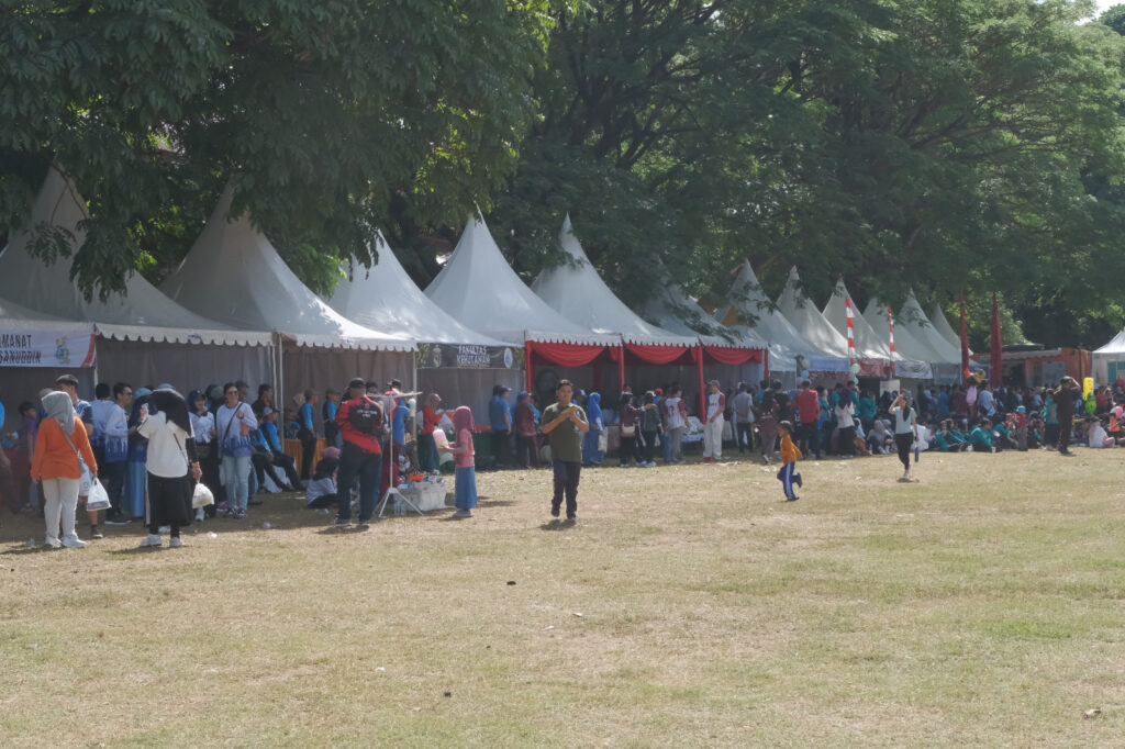 Funwalk Meriah Warnai Dies Natalis ke-69 Unhas, Lebih 50 Tenant Ramaikan Kegiatan
