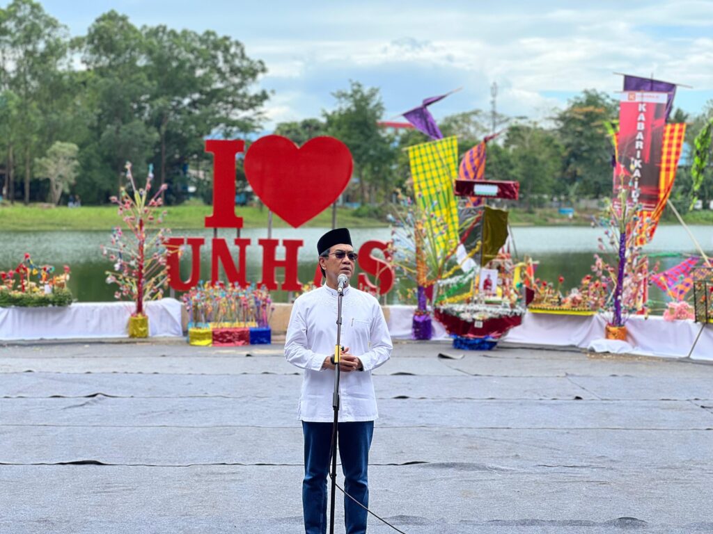 Peringati Maulid Nabi, Unhas Gelar Lomba Kaddo Minyak Spektakuler di Tepi Danau Kampus